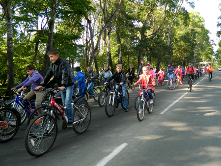 Велопробег от администрации г.Николаевска-на-Амуре до набережной Амура. Зигзаг удачи 2014